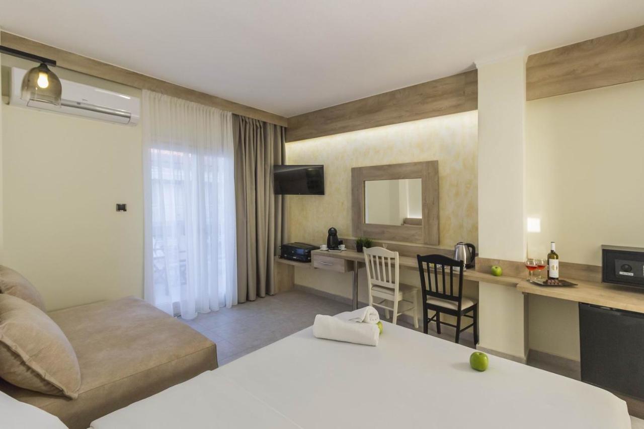 Hotel Odysseas ポリフロノ エクステリア 写真